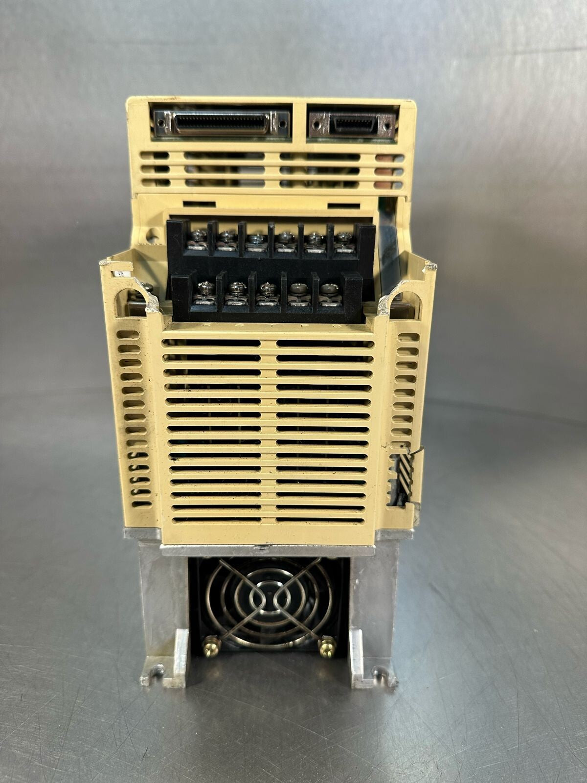 Yaskawa SGDB-10ADG    SGDB10ADG SERVO PACK                (8.4.6)