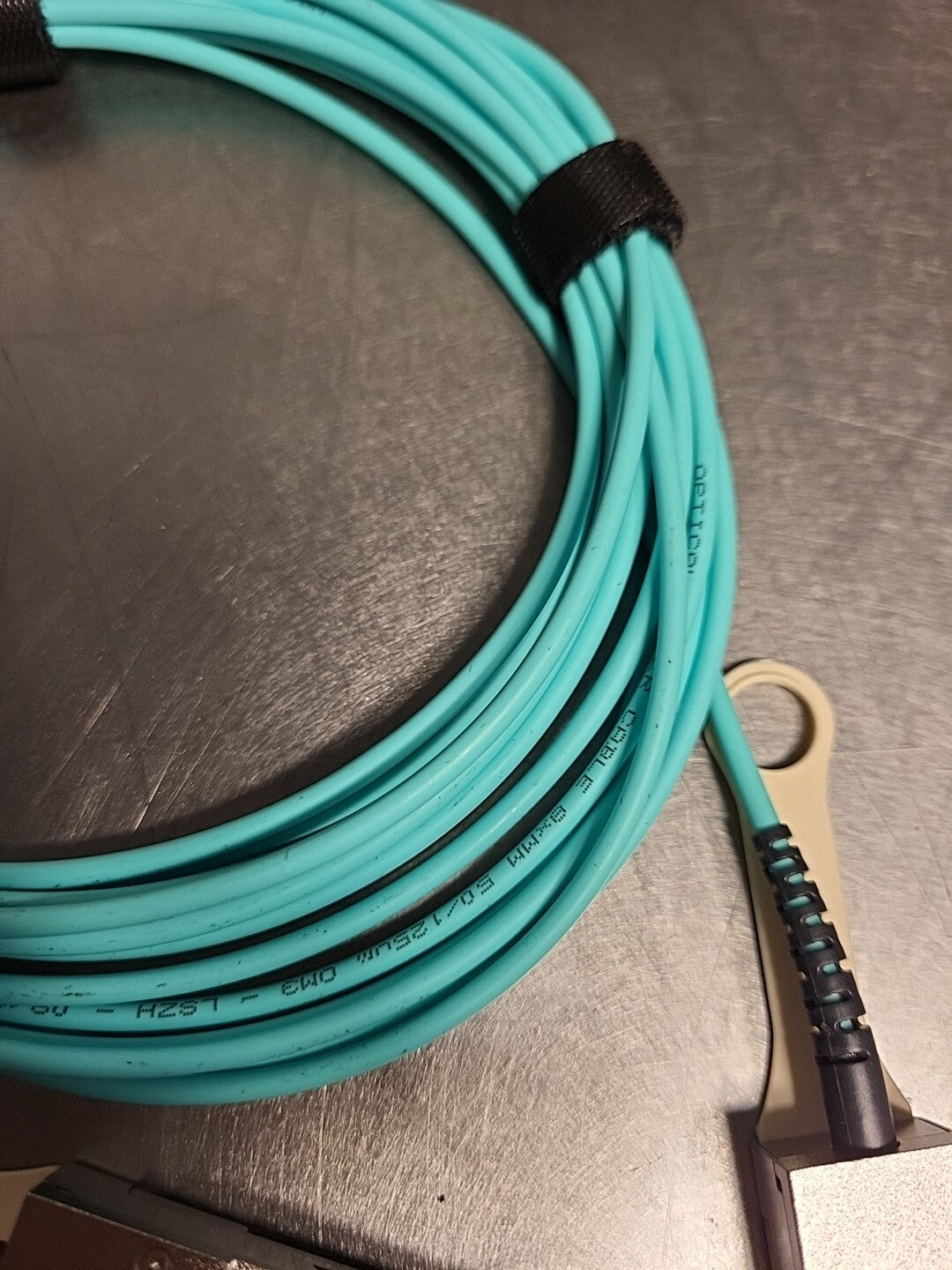 Active Optical Cable QSFP28 100Gbps- AOCQP28100-005/  5M/MSA Compat. (BIN461)