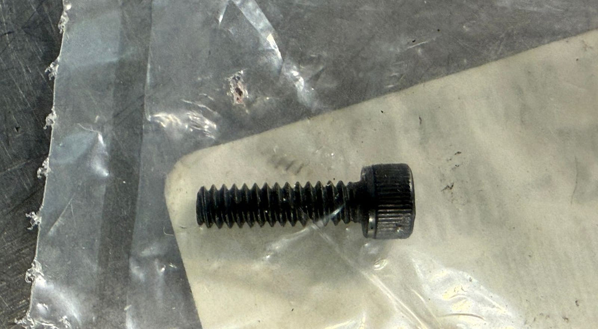 HW30392-008 - ZEBRA SCREW                             (3.1.1)