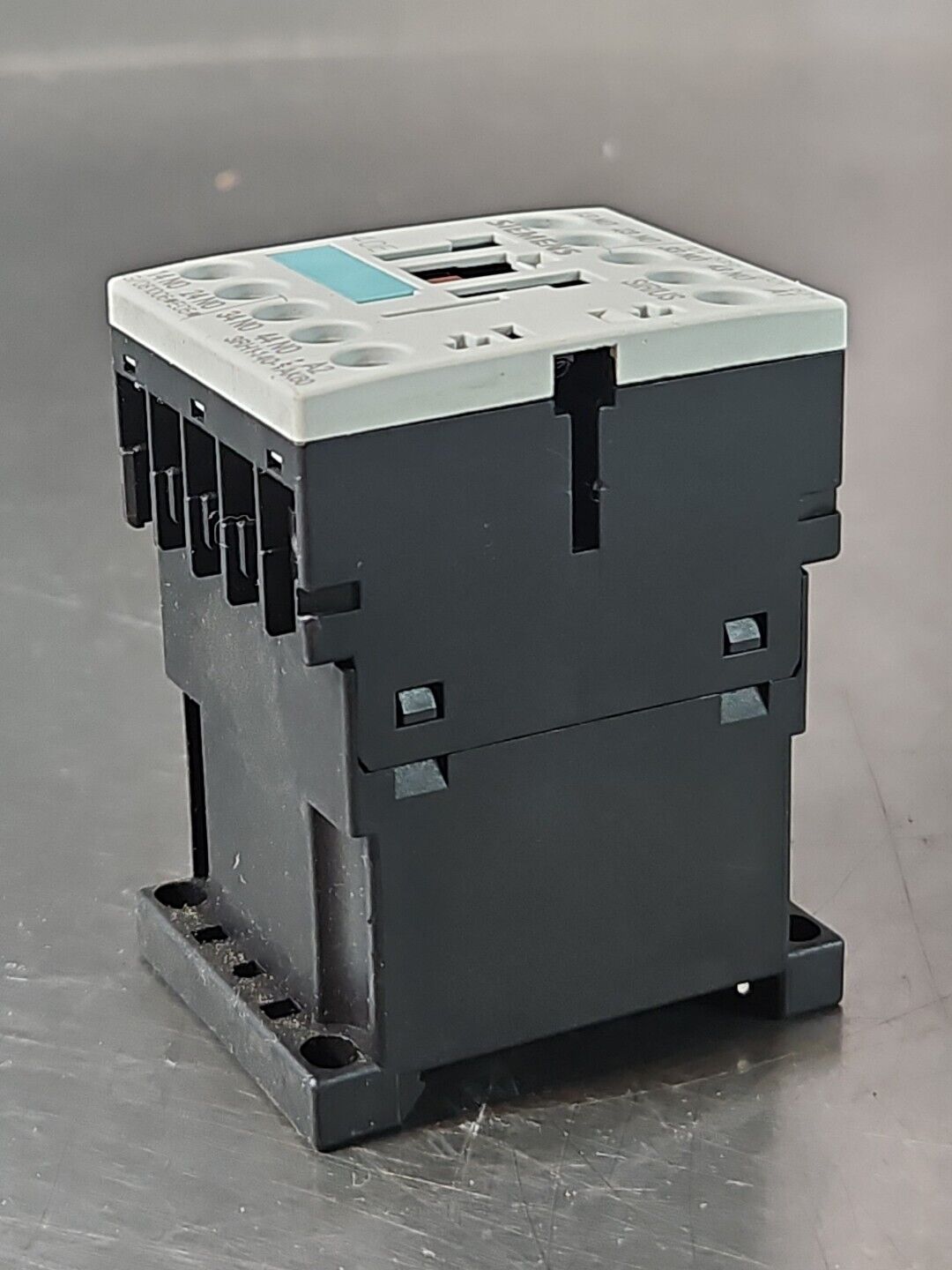 Siemens 3RH1140-1AK60 Contactor 110/120V 50/60Hz                          loc4D3