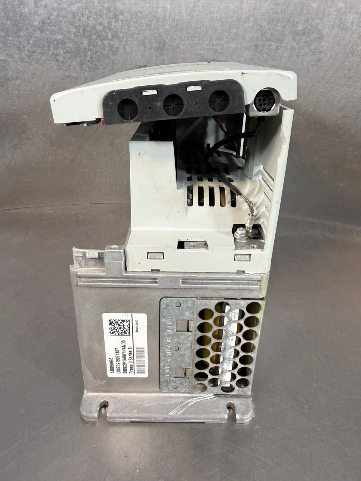 Allen Bradley 20BD2P1A0AYNAND0/ B PowerFlex 700 AC Drive           (9.4.4)