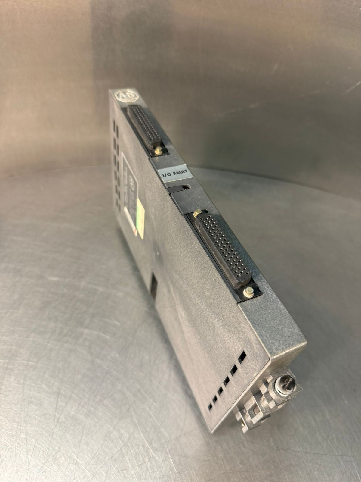 Allen-Bradley 1777-AL   I/O Adapter Module 1777AL                 (6.4.4)