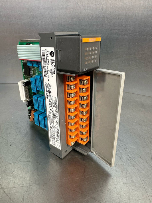 Ab 1746-0W16 /C SLC 500 Output Module  17460W16                    (7.4.2)