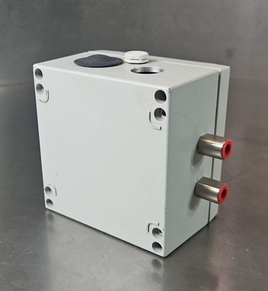 Dwyer Instrument DHI I-007 Digihelic Differential Pressure Controller (BIN4.4.4)