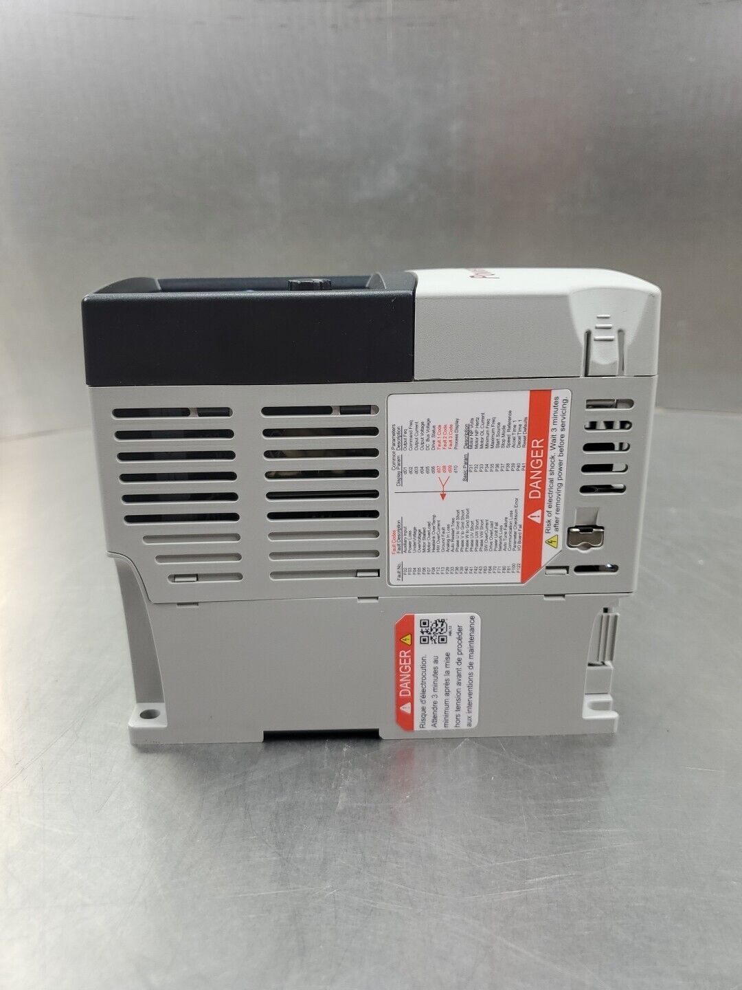 Allen Bradley 22A-B4P5N104/A PowerFlex 4 AC Drive,  0.75kW/1HP 240V.       1B-14