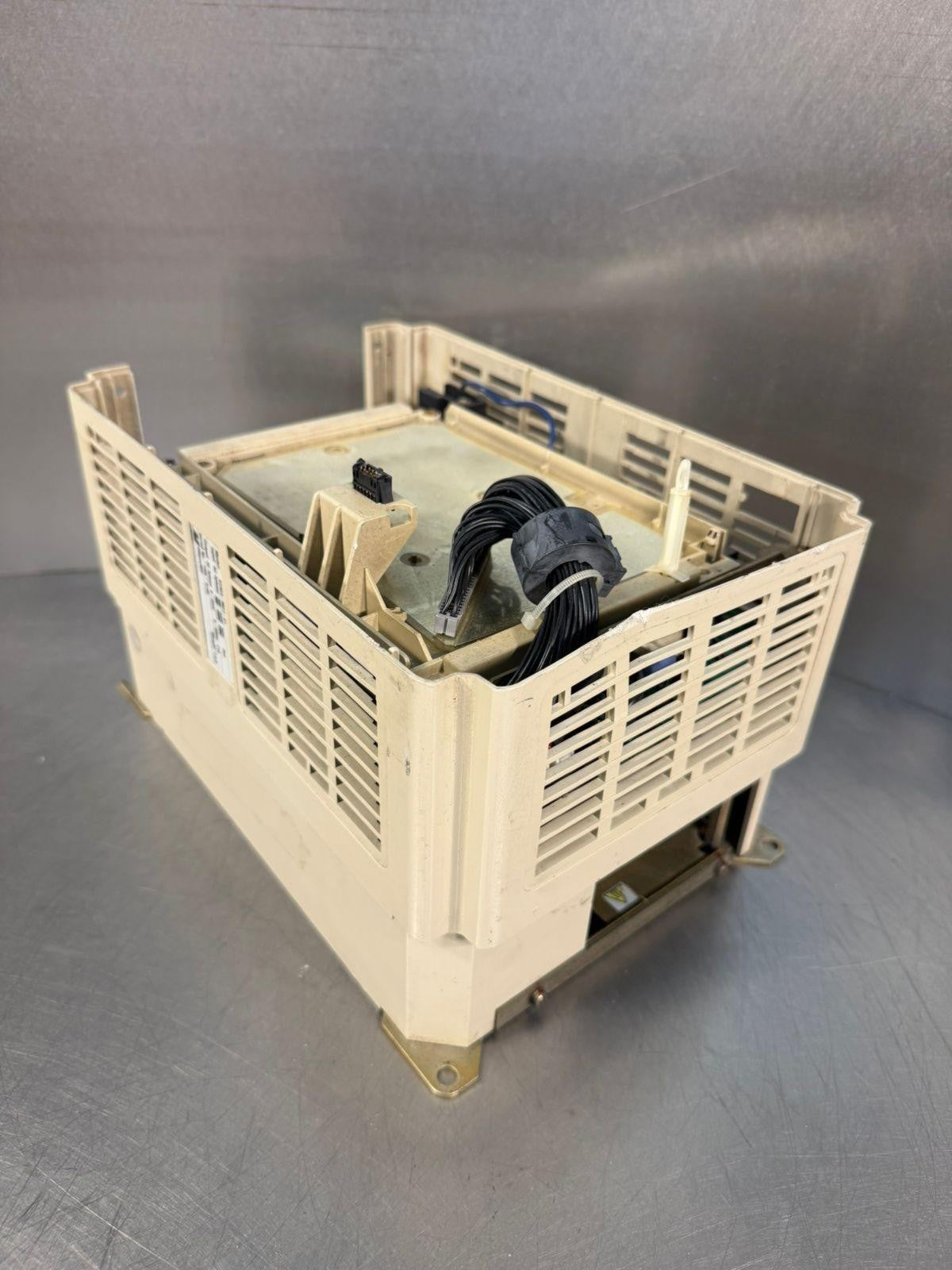 *2094 Magnetek Staca-B021-A1 3Phase Inp 380-460V / Out 0-460V            (7.6.3)