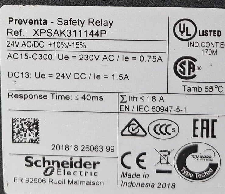 Schneider Electric XPS-AK Safety Relay XPSAK311144P                    (BIN542)