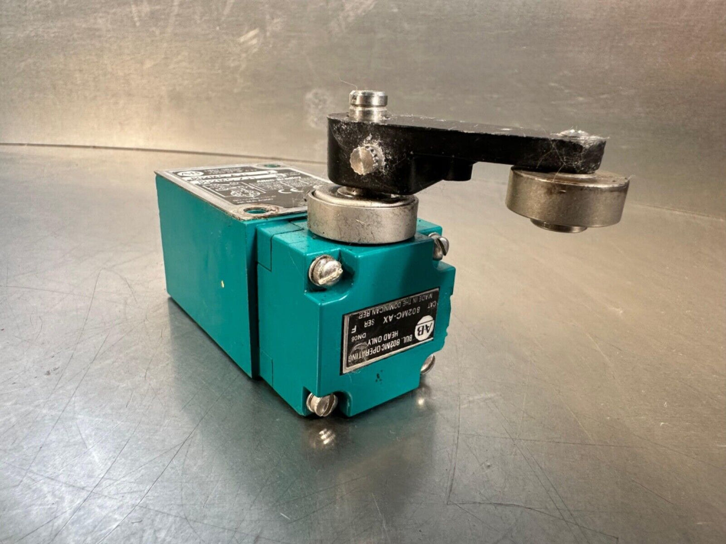 Allen Bradley 802MC-AJ1 /F With  802MC-AX / Operador Head (5E-27)