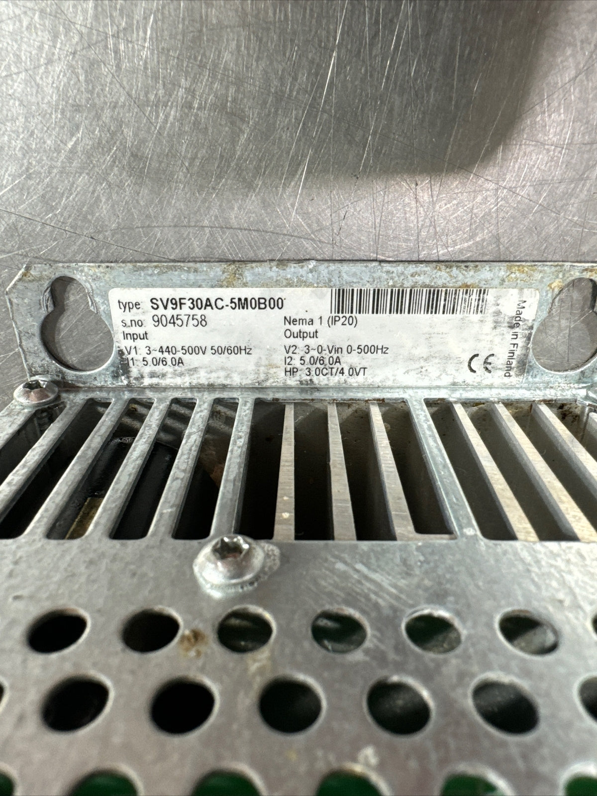 Eaton CH SV9000 SV9F30AC-5M0B00 3 HP 480vAC VFD VARIABLE FREQUENCY DRIVE @2A