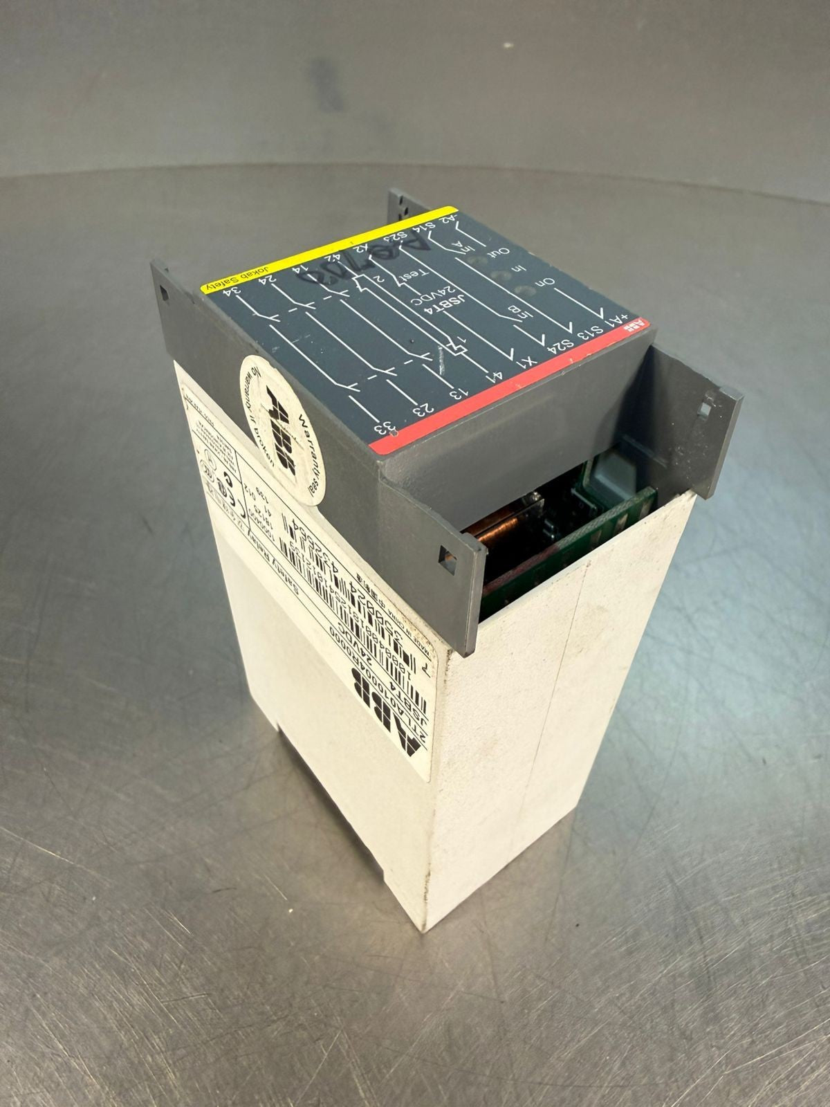 Abb 2TLA010004R0000 JSBT4 Safety Relay 24Vdc                       (3.1.1)