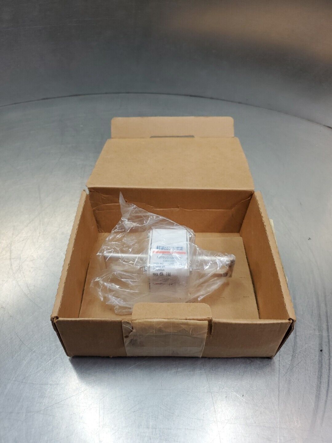 Mersen E300200 Protistor Semiconductor Fuse, (A070URD32KI0700) 700V 700A.  4C-34