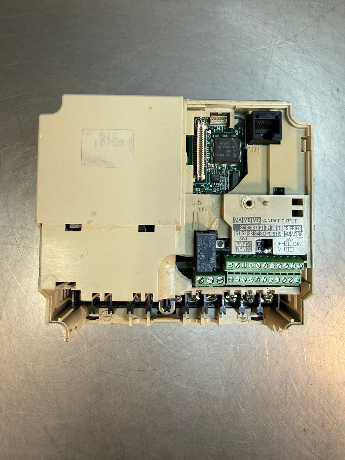 Magnetek MVB009 Ac Drive 5HP 400V 3PH                     (4.6.1)