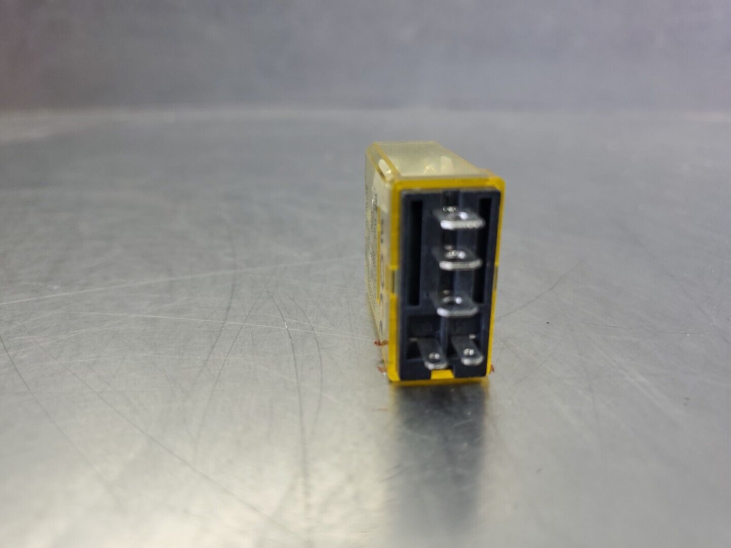 IDEC RIHB-UAC120 GENERAL PURPOSE RELAY, 120V - Lot of 4.                   4C-43