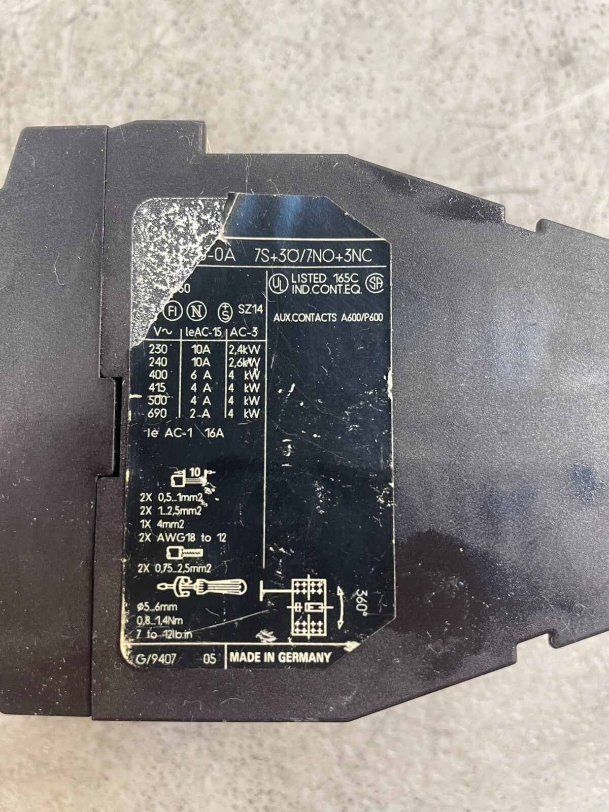 Siemens 3TH43 73E White/Black 16Amp 24V 3-Phase IEC Rated Control Relay LOC-2D