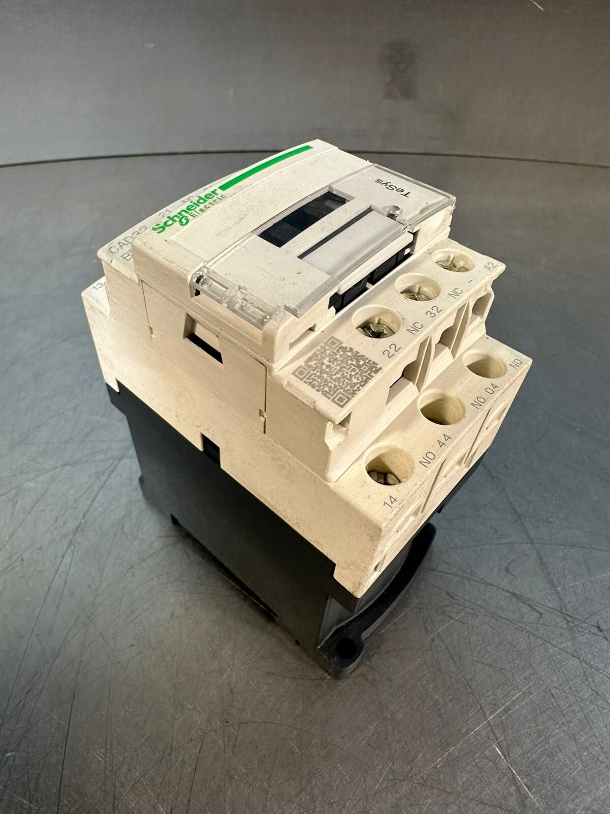 Schneider Electric Cad32BD Contactor Relay 24VDC                   (4.2.5)