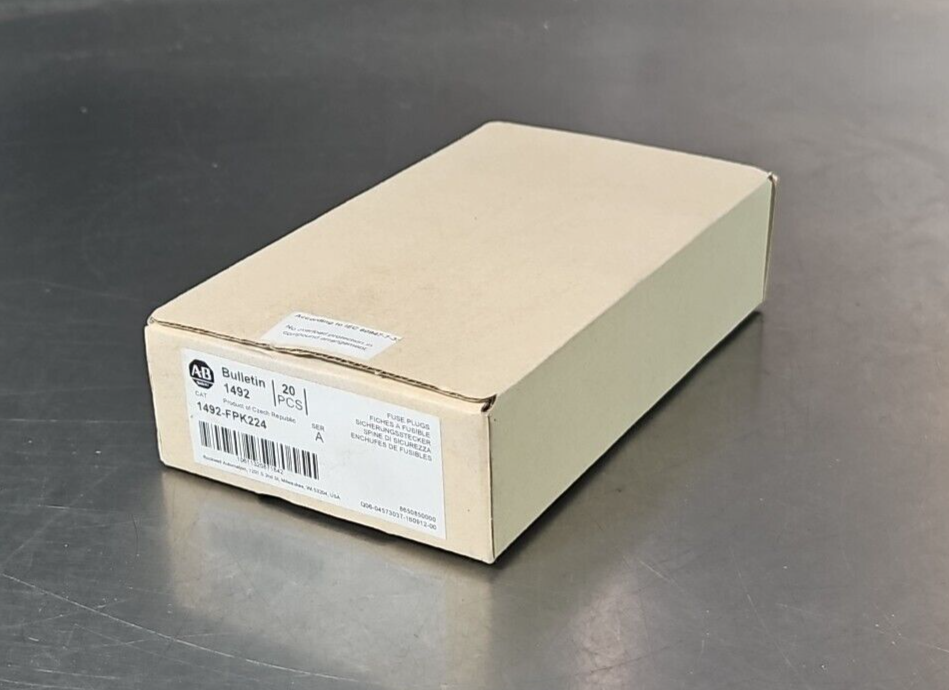 Allen Bradley 1492-FPK224 Ser A Black fuse plug box w/20                 Loc3C26
