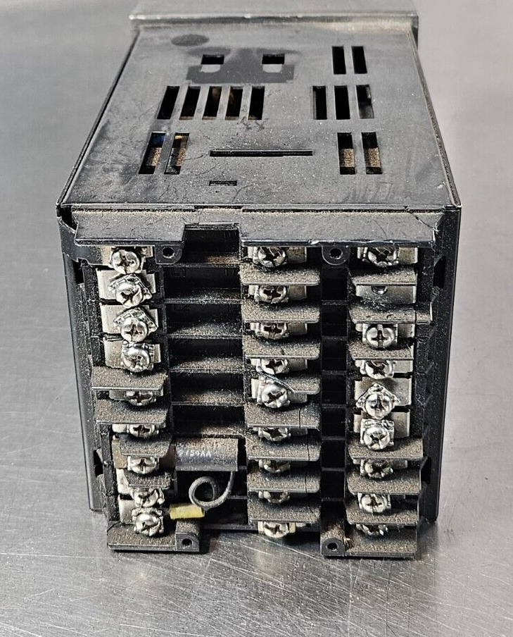 Honeywell UDC3000 Universal Digital Limit Controller                    (BIN531)