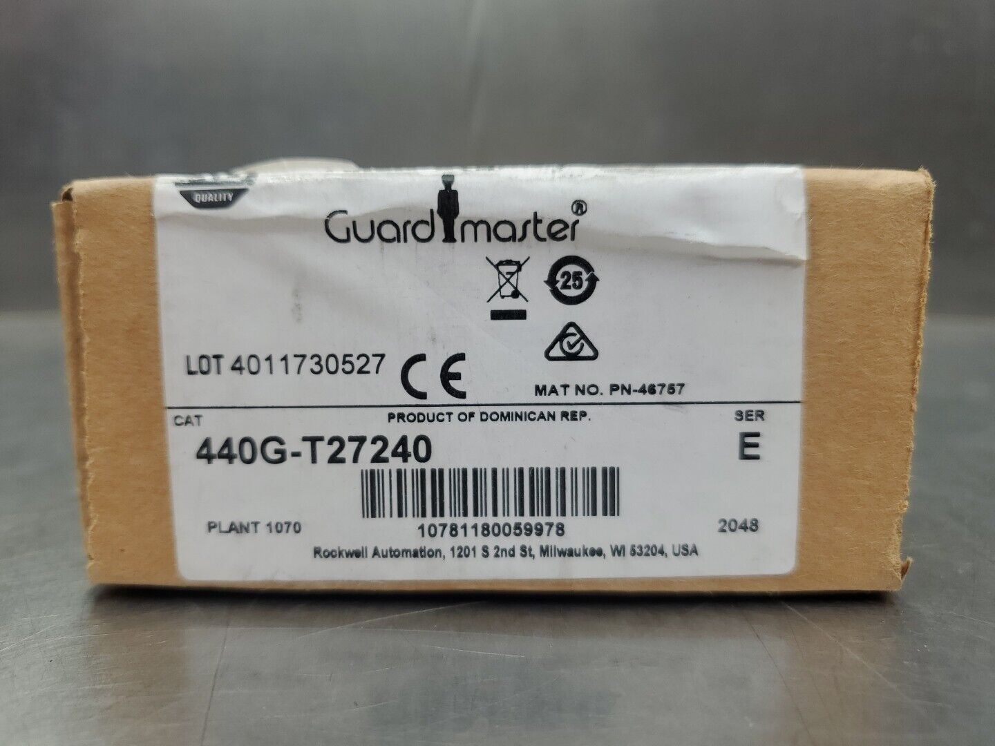 Allen-Bradley 440G-T27240 Ser E GuardMaster Safety Switch.                  5E-8