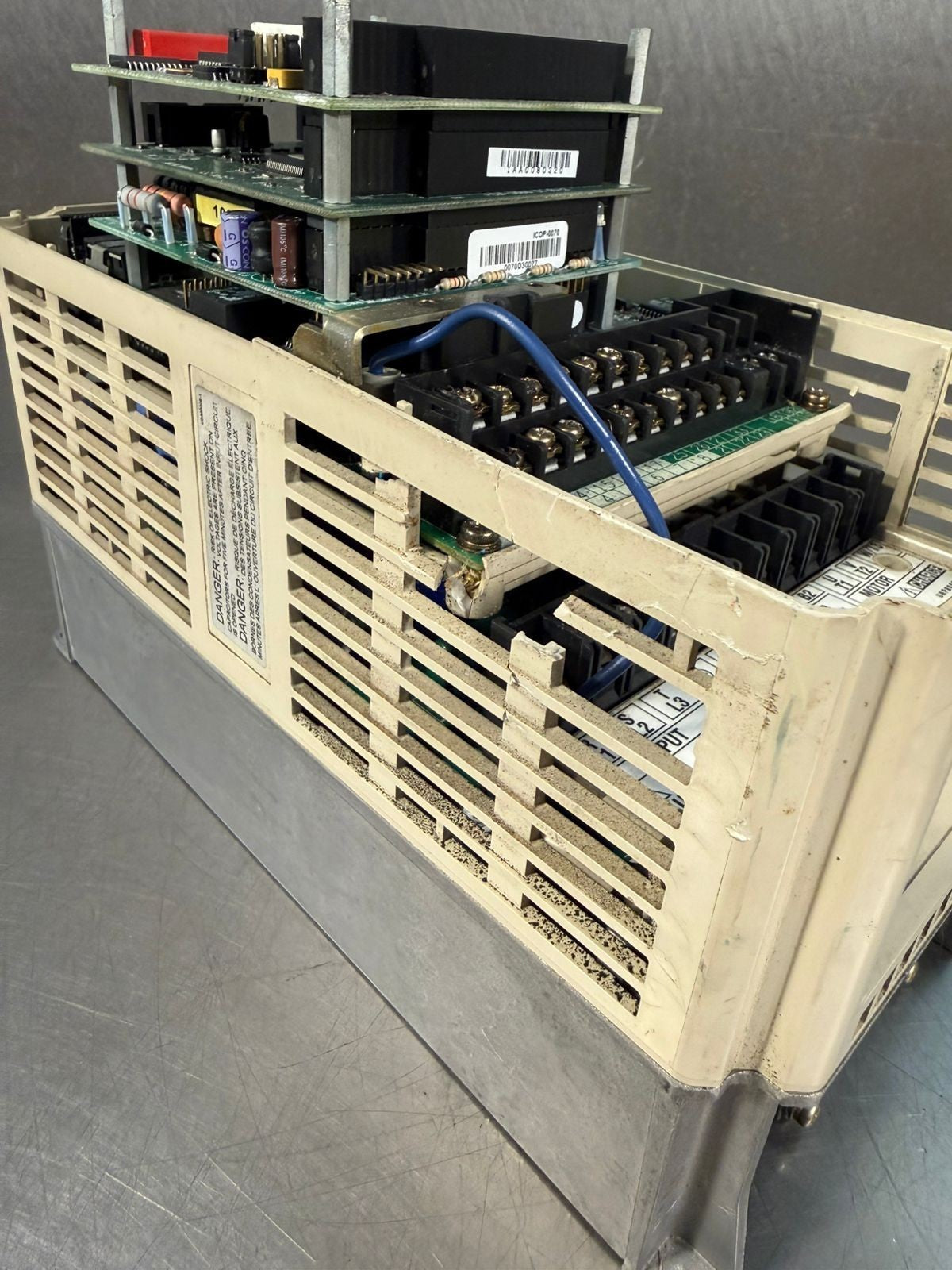 *2098 Magnetek Staca-B011-A1 3Phase Inp 380-460V / Out 0-460V            (8.4.3)