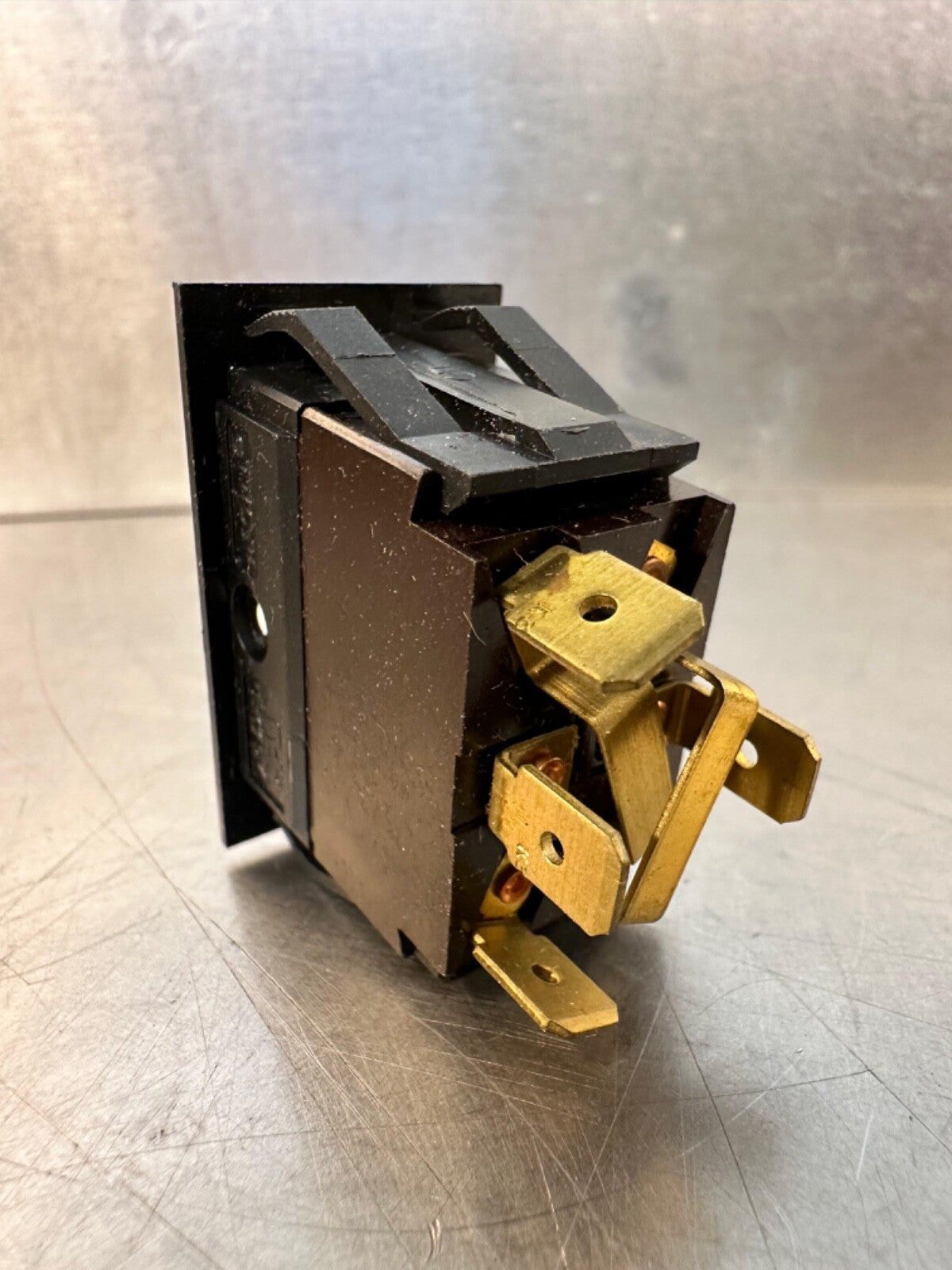 08512302 McGill switch Rocker 15A 125277 Vac 3/4 H.P (4C27