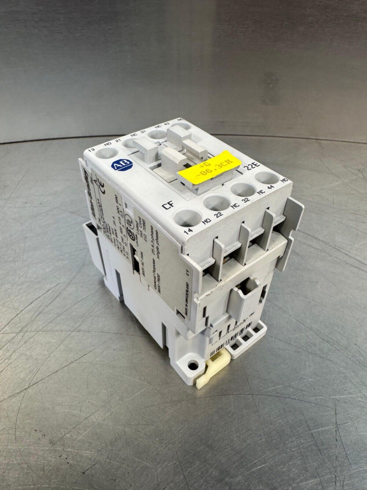 Allen-Bradley 700-CF220* Ser. A Control Relay (4B-25)