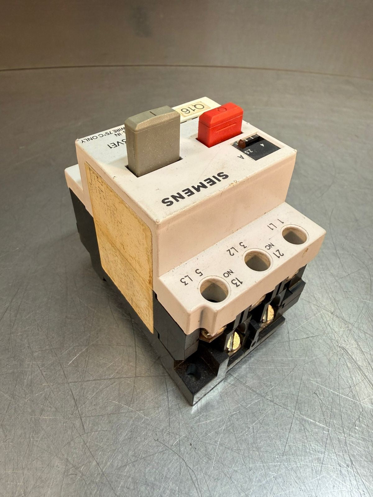 Siemens Manual Motor Starter 3VE1  Torque 16LBS             (9.3.4)