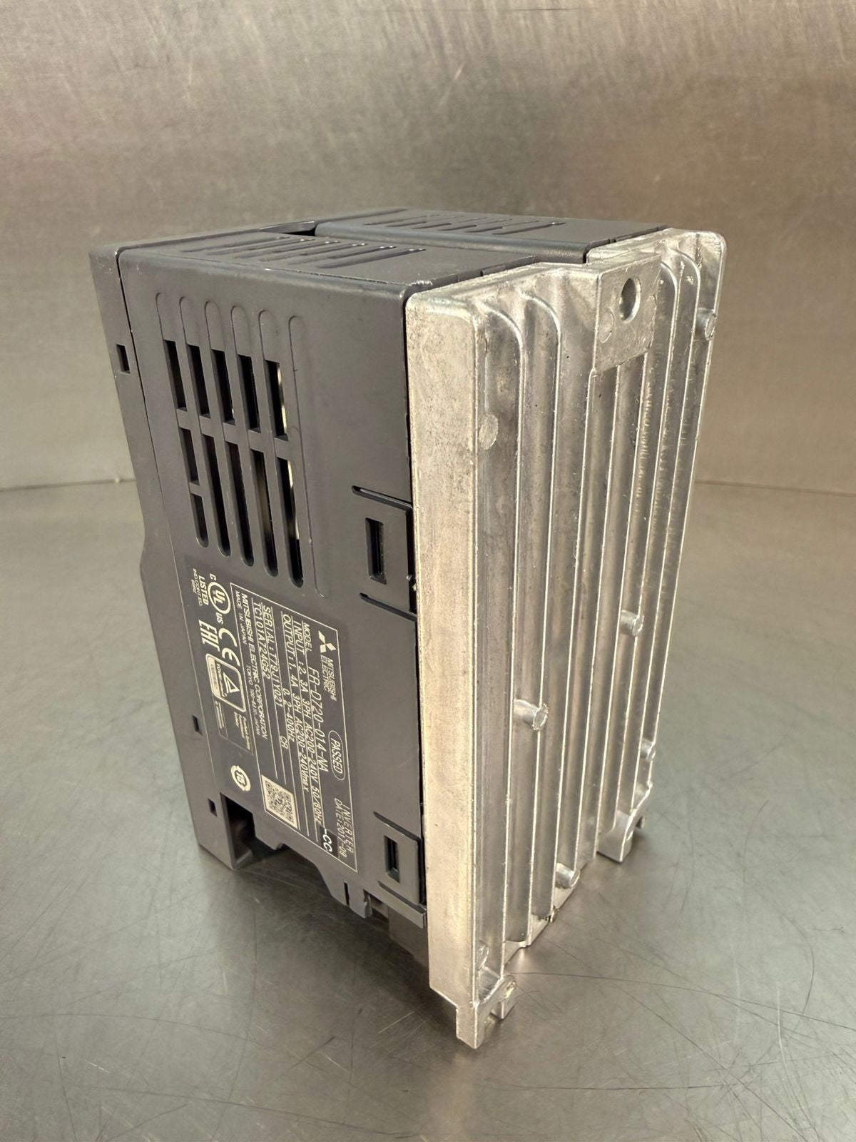 Mitsubishi FR-D720-014-NA Compact Variable Sp Drive 3Ph AC200-240V (5.4.3)