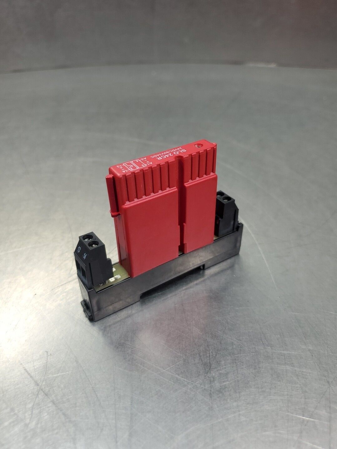 DELCON SLO 24CRSN 24VDC RELAY.                                             4E-34