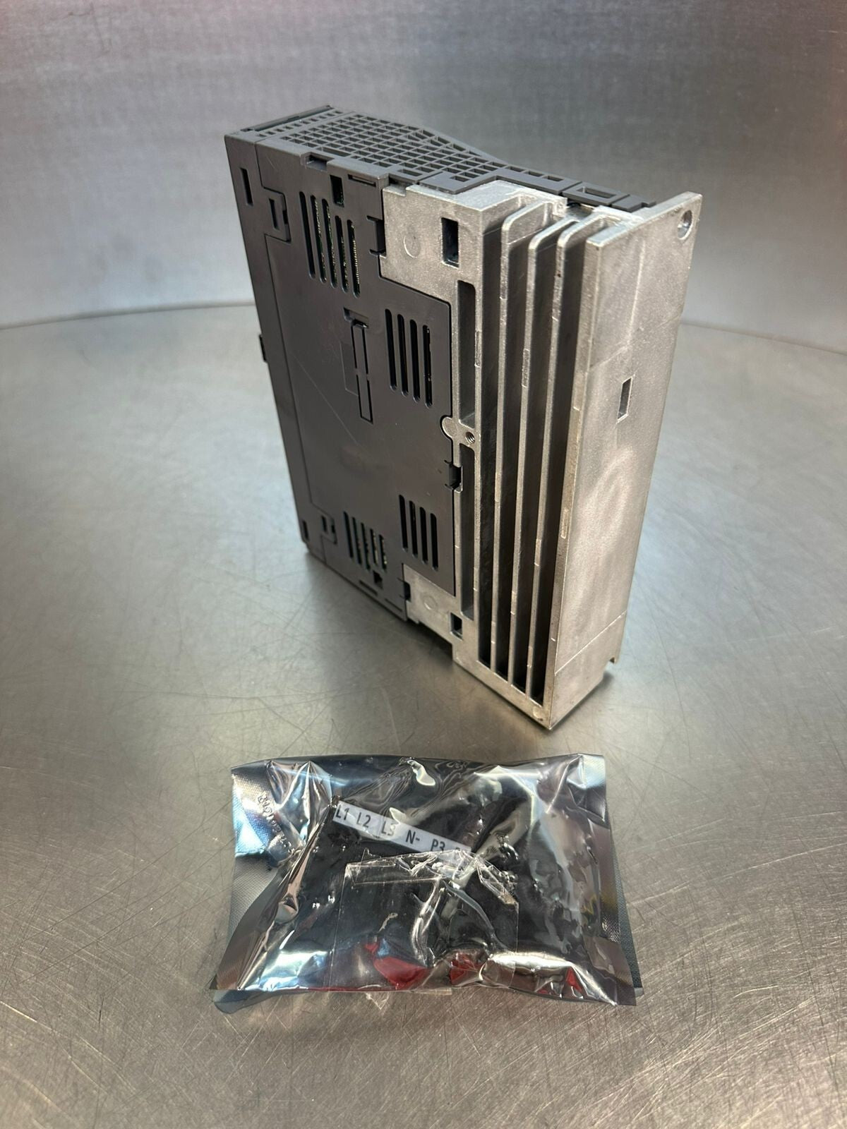 Mitsubishi MR-J4-10B-EB Ac Servo 100W Out 3Ph 170V 0-360Hz     (7.5.4)