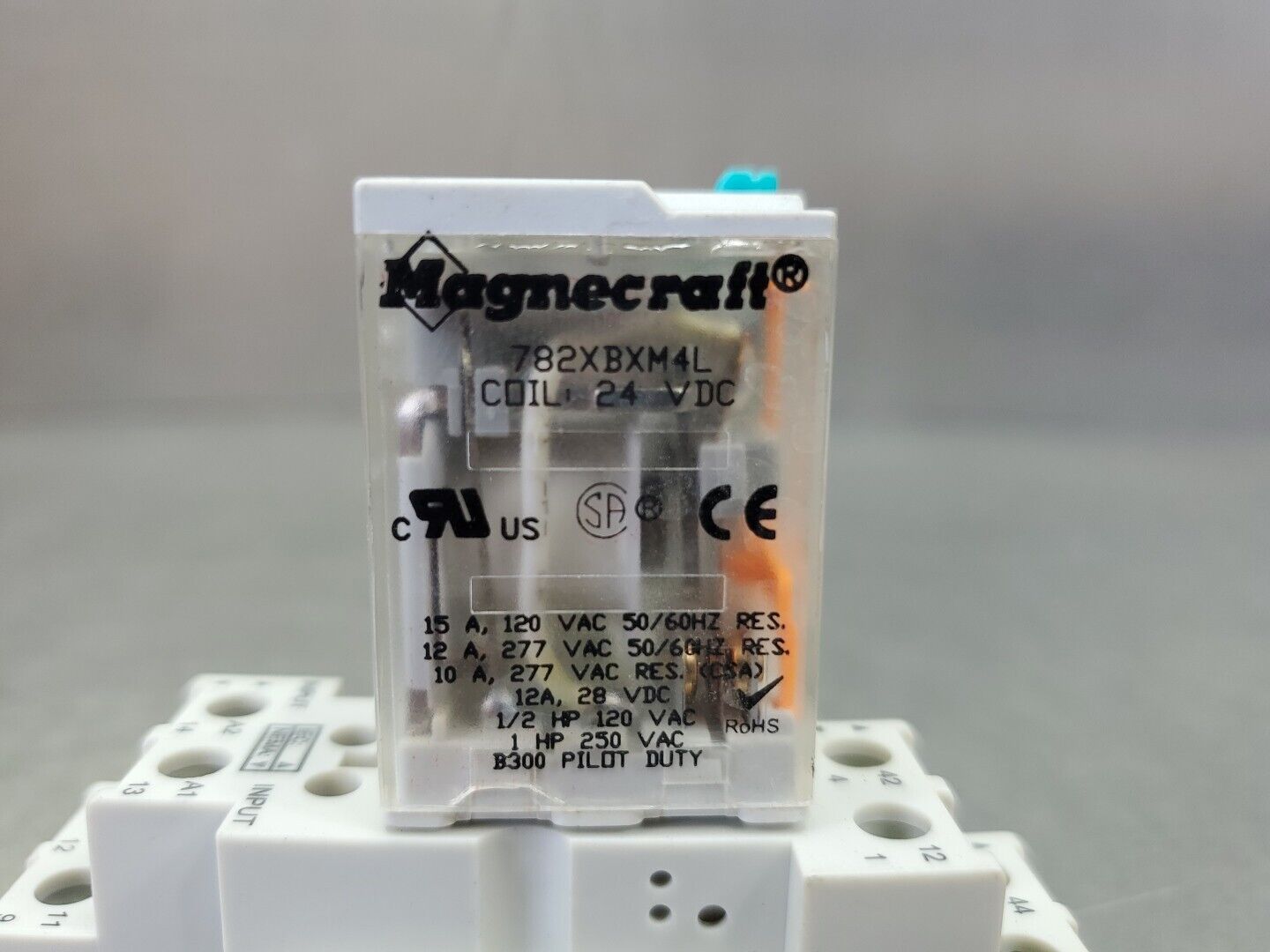 MAGNECRAFT 782XBXM4L 24VDC RELAY w/70-782D8-1 Base.                        4C-38