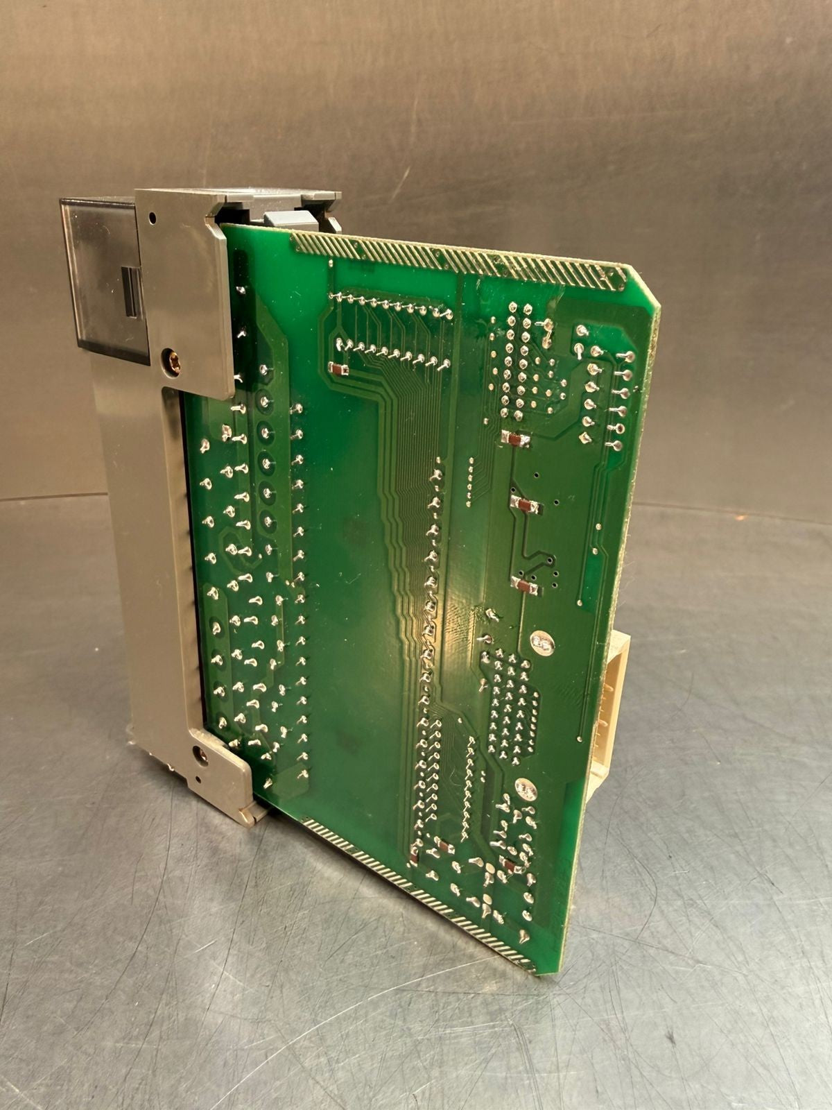Allen Bradley 1746-OA16 /C Output Module 1746-0A16  SLC500   (3.5.3)