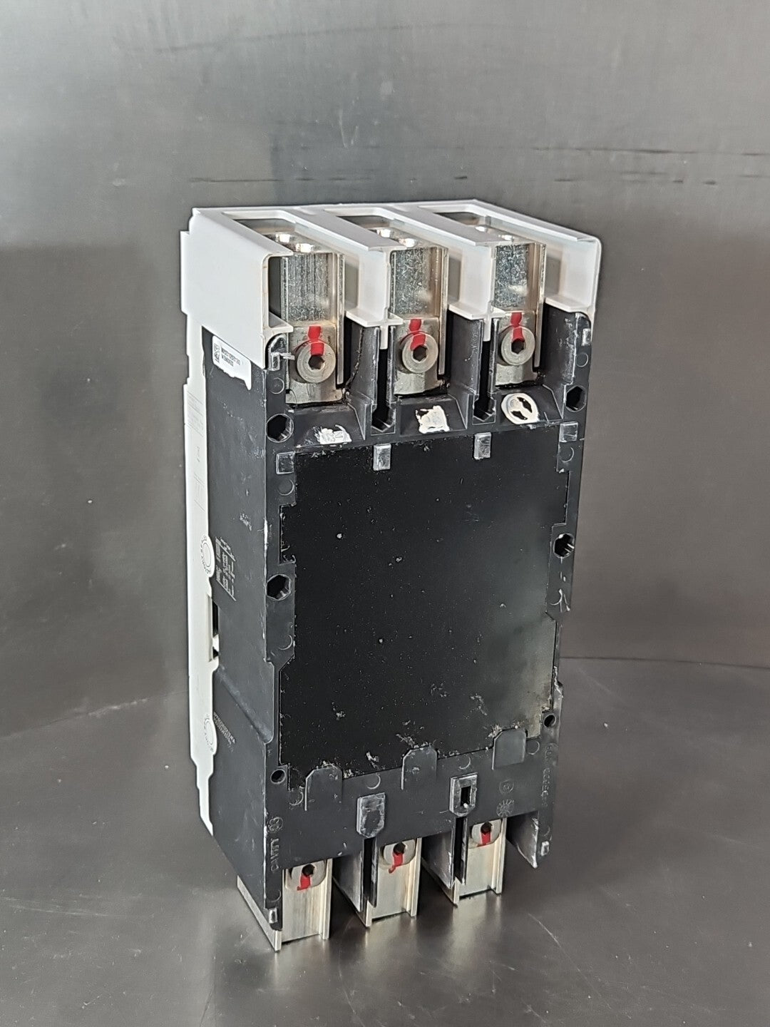 Eaton PDG3XTFA30400 Circuit Breaker                                     (BIN454)