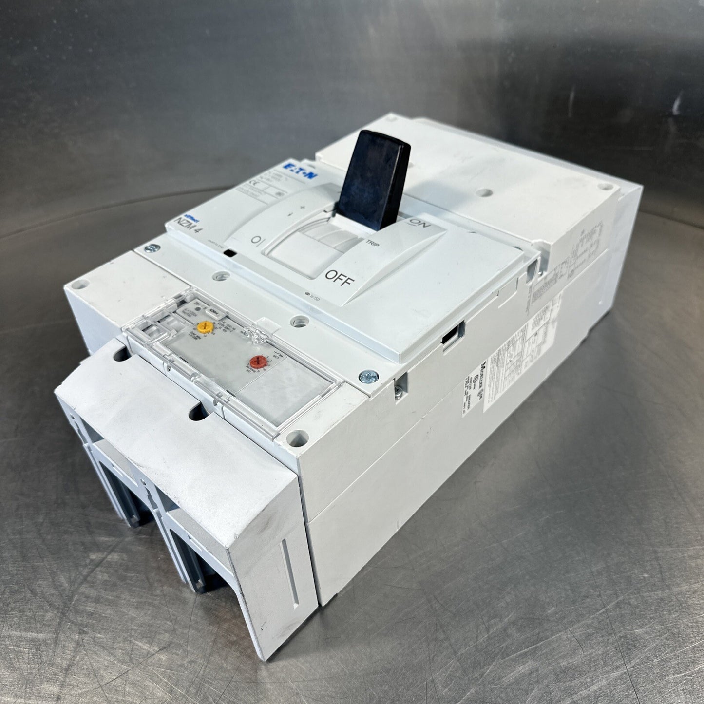 EATON NZM 4 Circuit Breaker NZMH4-AE-VE (BIN-2.5.5)