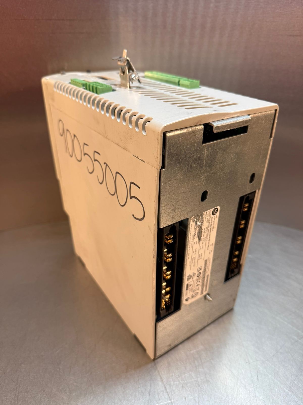 Allen Bradley 2094-BC02-M02-S /C Integrated Axis Module           (12.3.7)
