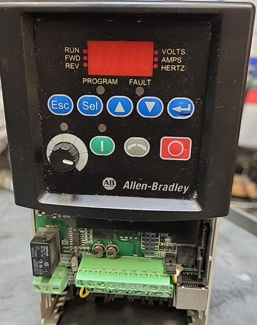 Allen Bradley 22B-D2P3N104  SERIES A PowerFlex 40 AC Drive     (BIN 4 .5. 5)
