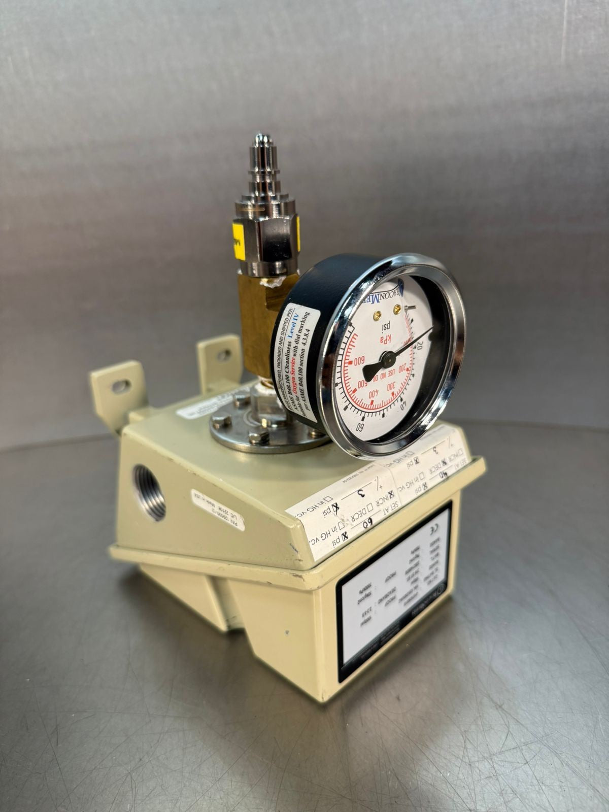 Beacon Medaes 4107656915 15A, 125-250Vac /100psi Proof 1000       (12.6.5)