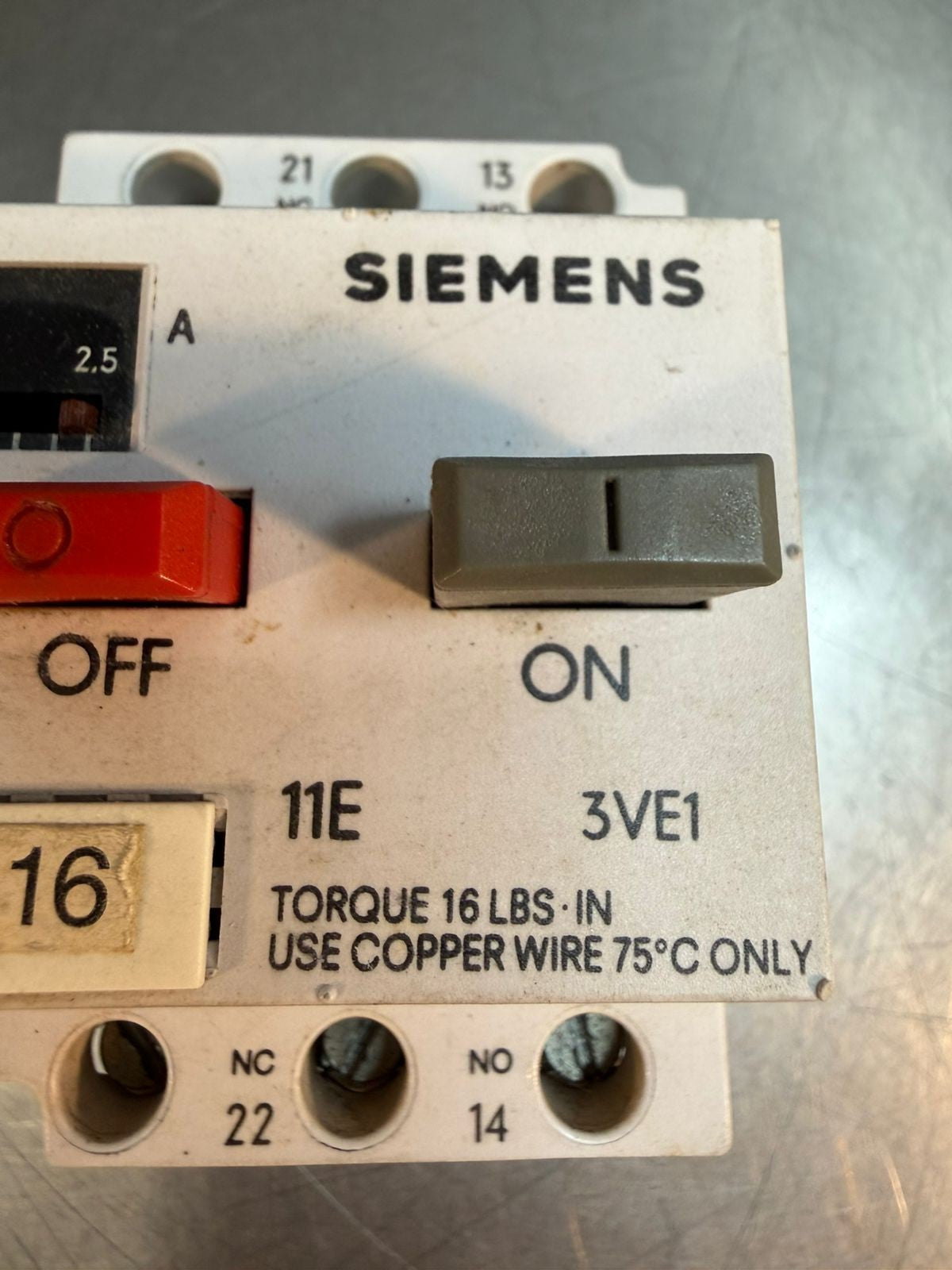 Siemens Manual Motor Starter 3VE1  Torque 16LBS             (9.3.4)
