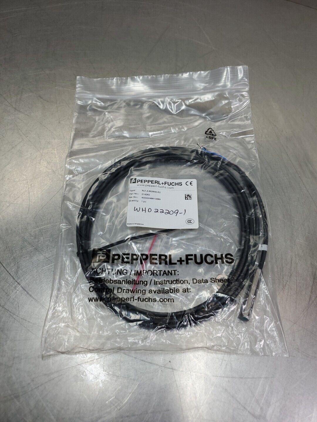 Pepperl+Fuchs NJ1,5-8GM40-E2 (P/N: 014262) Sensor.                         5D-19