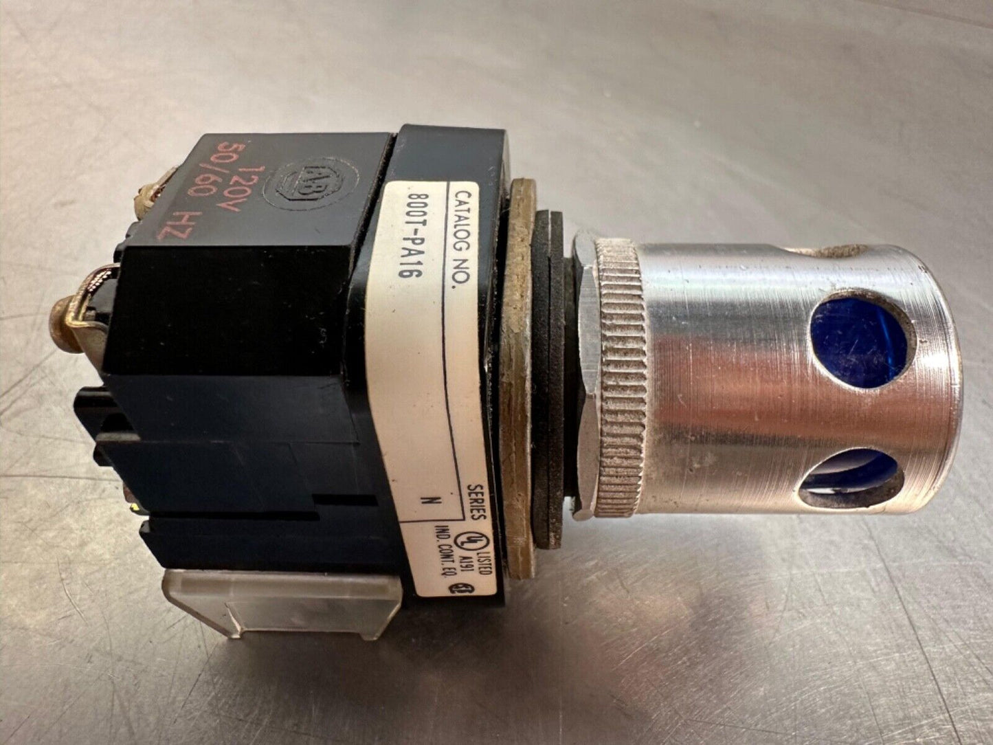 Allen Bradley 800T-PA16 Ser.N Blue Push Button 120V - 50/60 hz (4c-40)