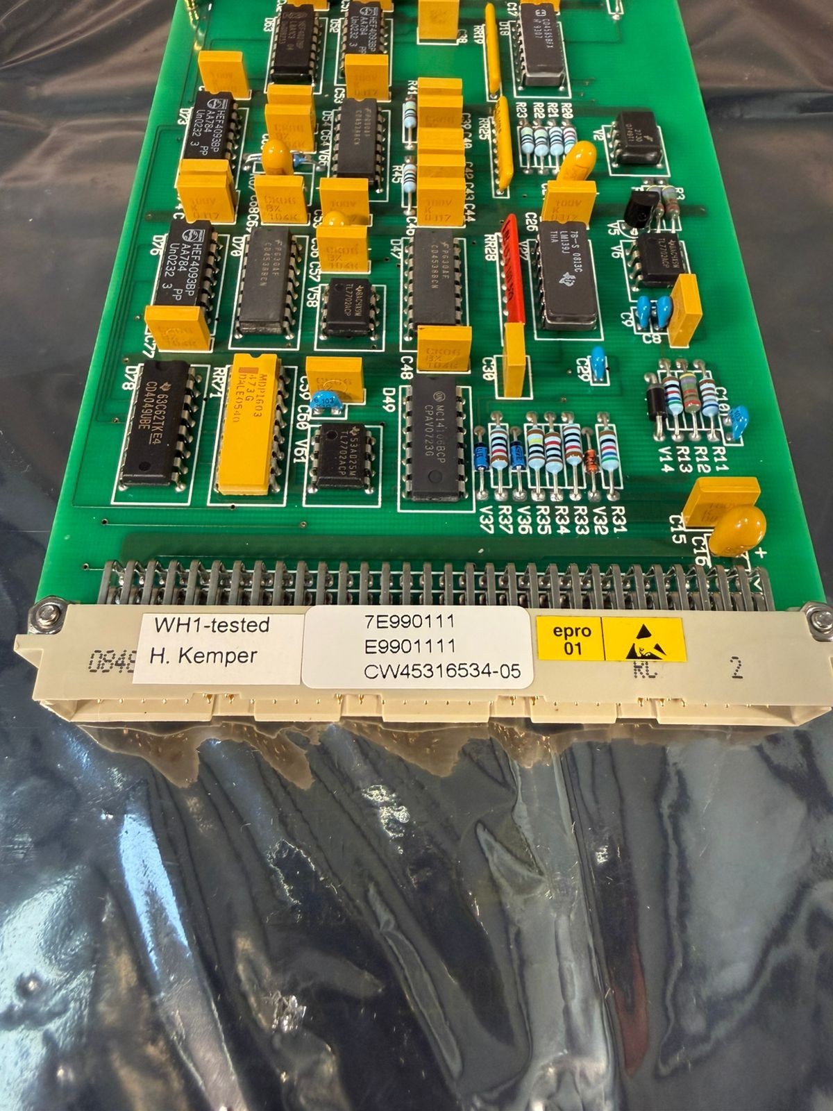 Board 70330238 / 7E990111 / CW45316534-05  E9901111                (1.5.5)
