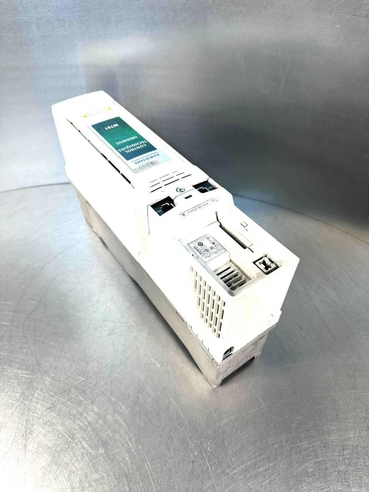 Emerson Control Techniques Unidrive M701-034 00100A -  5.0 / 7.5hp      (9.5.2)