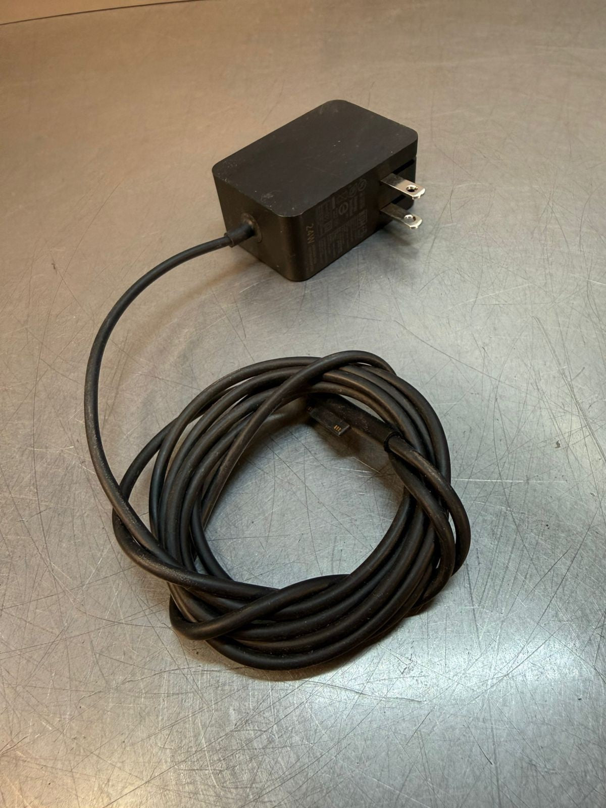 Microsoft 1735 24W Power Supply Charger Wall Genuine               (3.4.5)