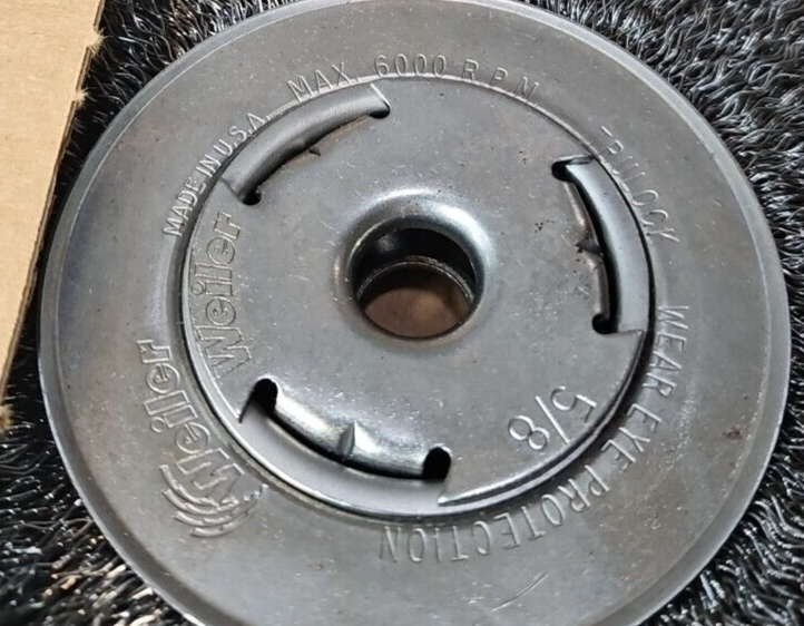 Weiler 03597036 Wheel Brush 7″ Dia, Crimped 5/8″ Hole 6,000 RPM         (BIN453)