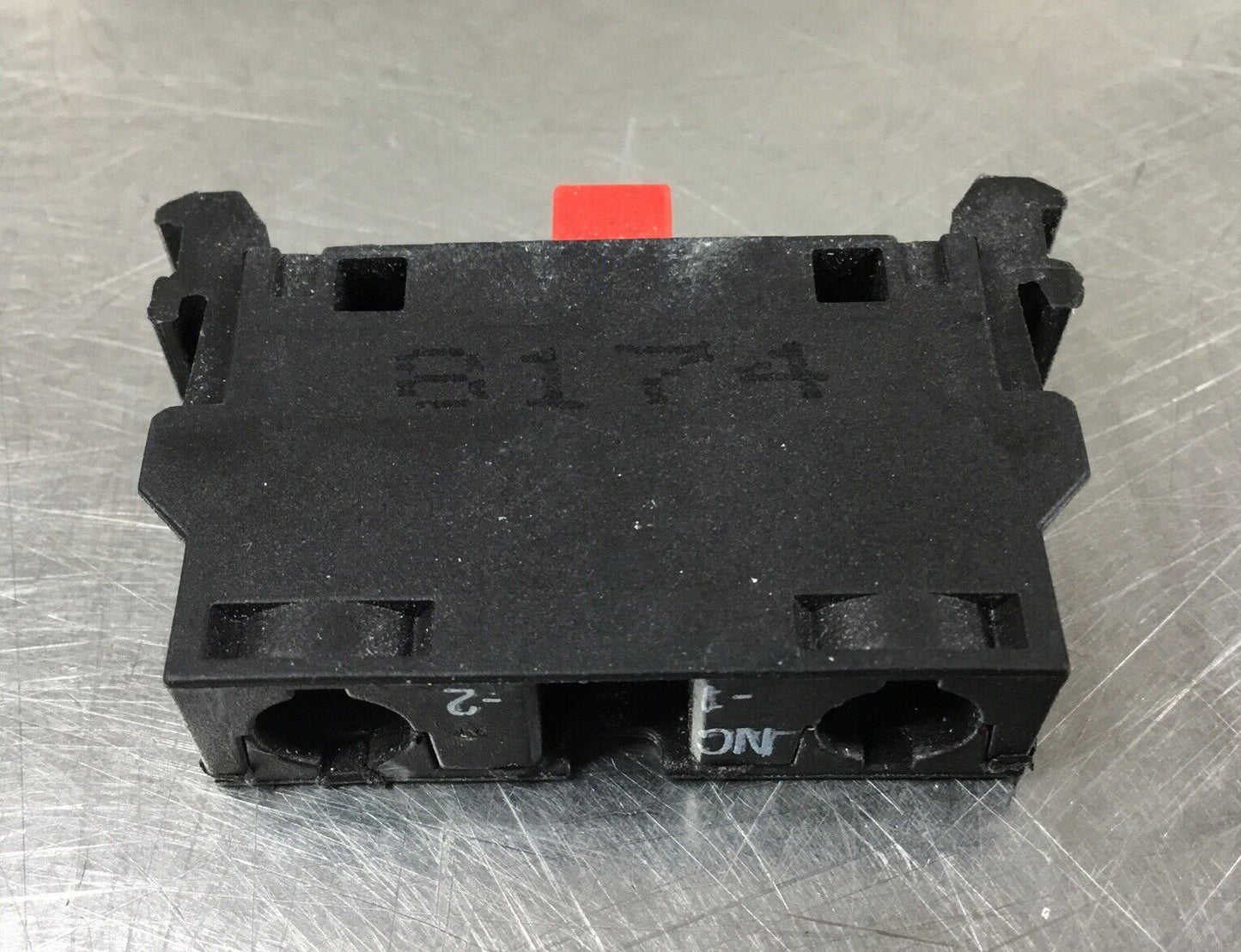 ABB  SK616 001-B  Contact Block NC       4D-16