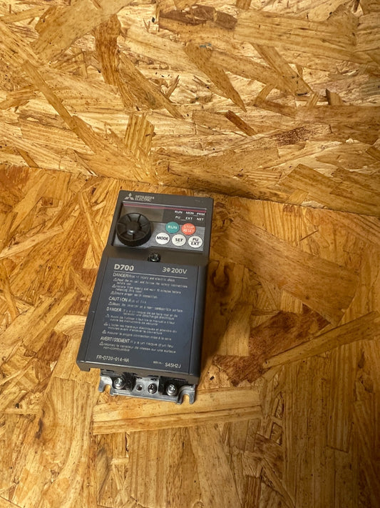 Mitsubishi FR-D700 FR-D720-014-NA 3-Phase 1/4-HP Variable Frequency Drive @1E