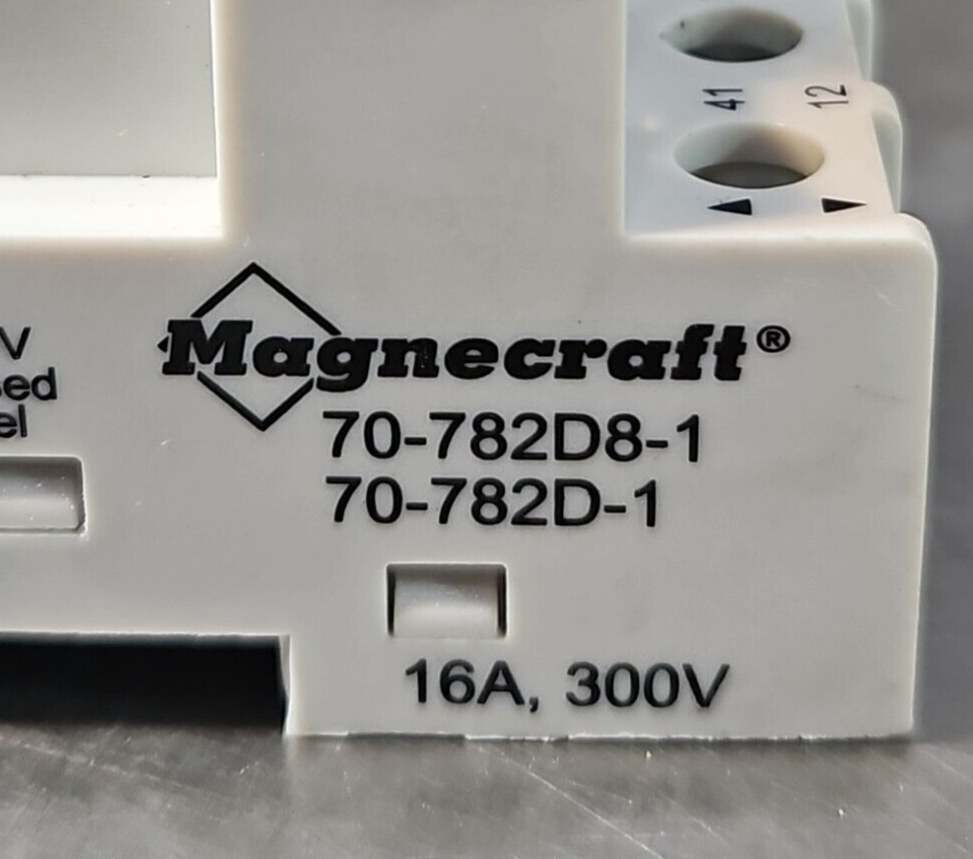 Schneider Electric Magnecraft 782XBXM4L Relay with 70-782D8-1 base   loc4E23