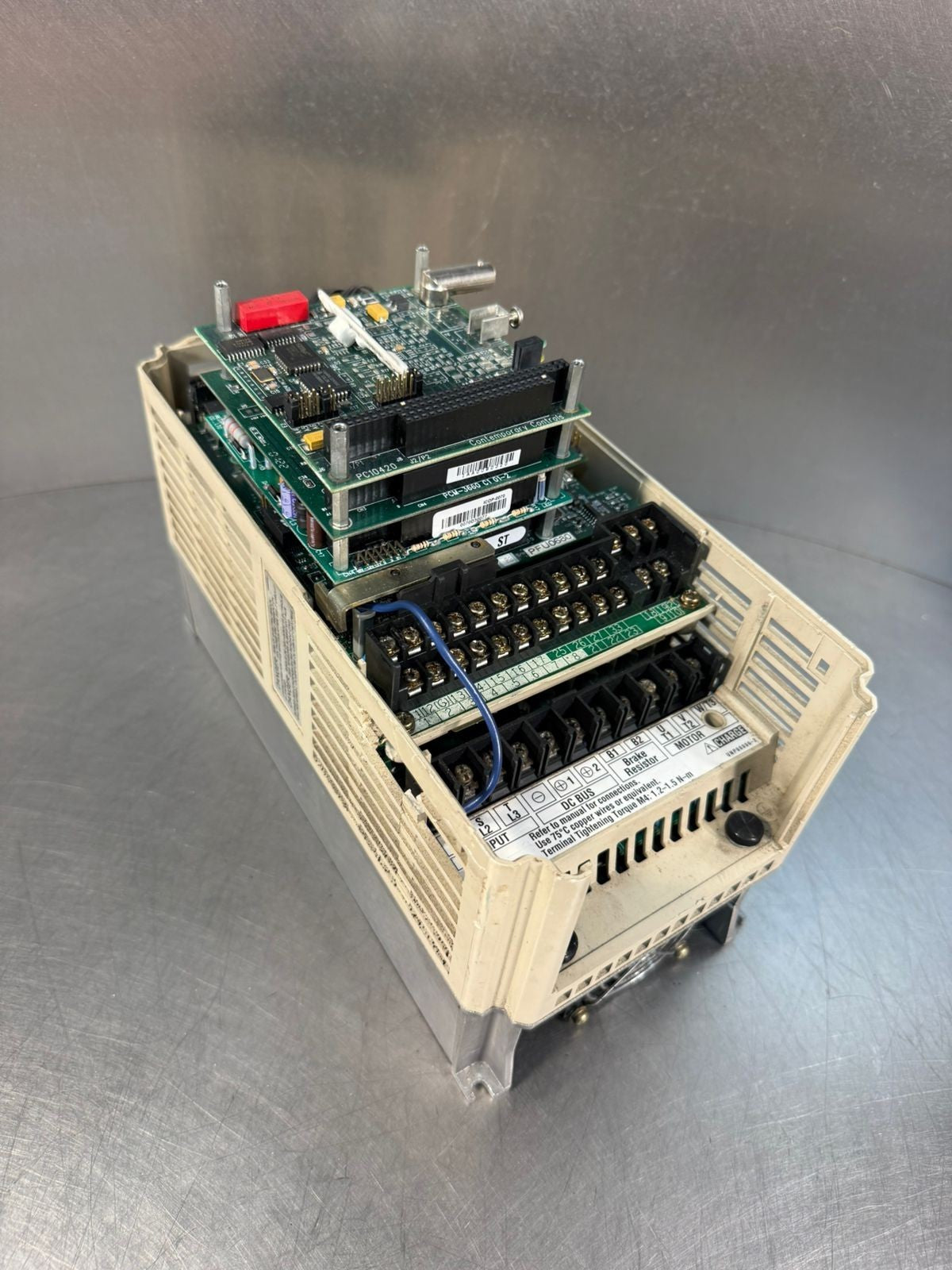 *2098 Magnetek Staca-B011-A1 3Phase Inp 380-460V / Out 0-460V            (8.4.3)