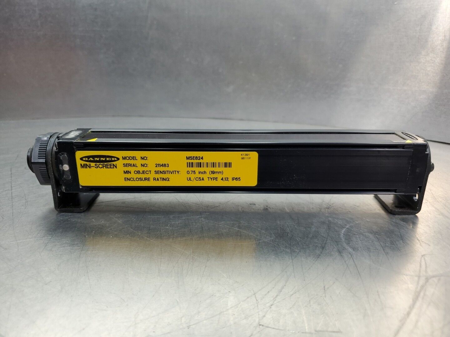 Banner MINI-SCREEN MSE824 Safety Curtains.                                 5E-24