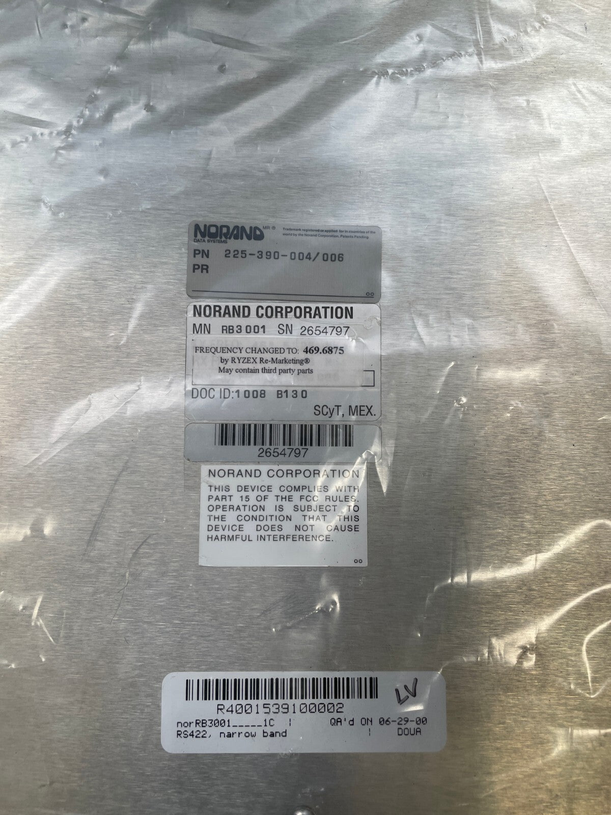 Norand RB3001 RF Data Network 225-390-004/ 006 Frequency: 464.1625 MHz - Gray