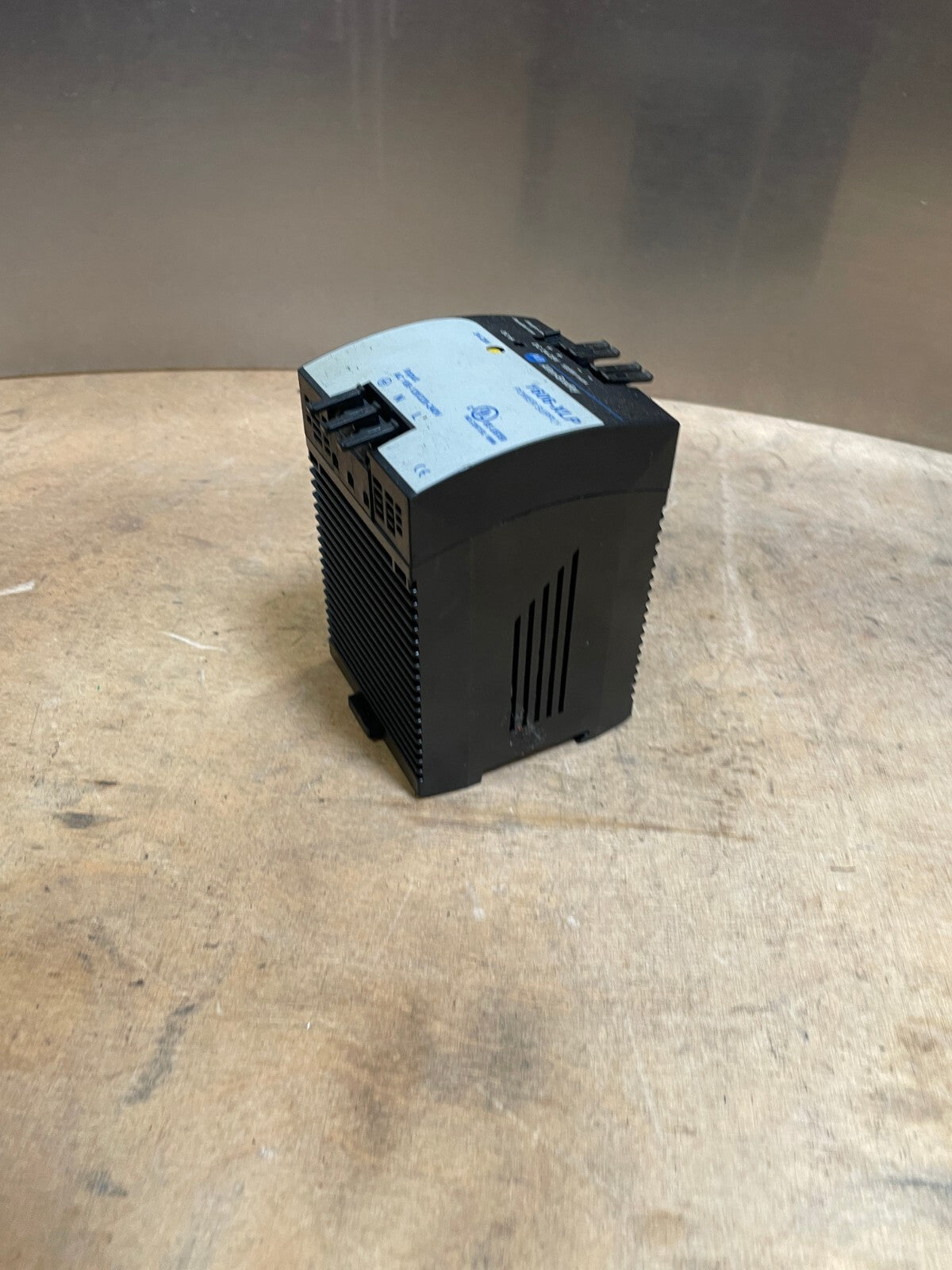 Allen-Bradley 1606-XLP100E Black 24-28v 100w max Compact Power Supply(BIN4.4.3)